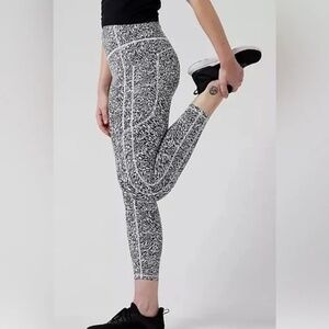 Athleta Ultimate Stash II Textured 7/8 Tight Black White Women's Sz M NWT $109